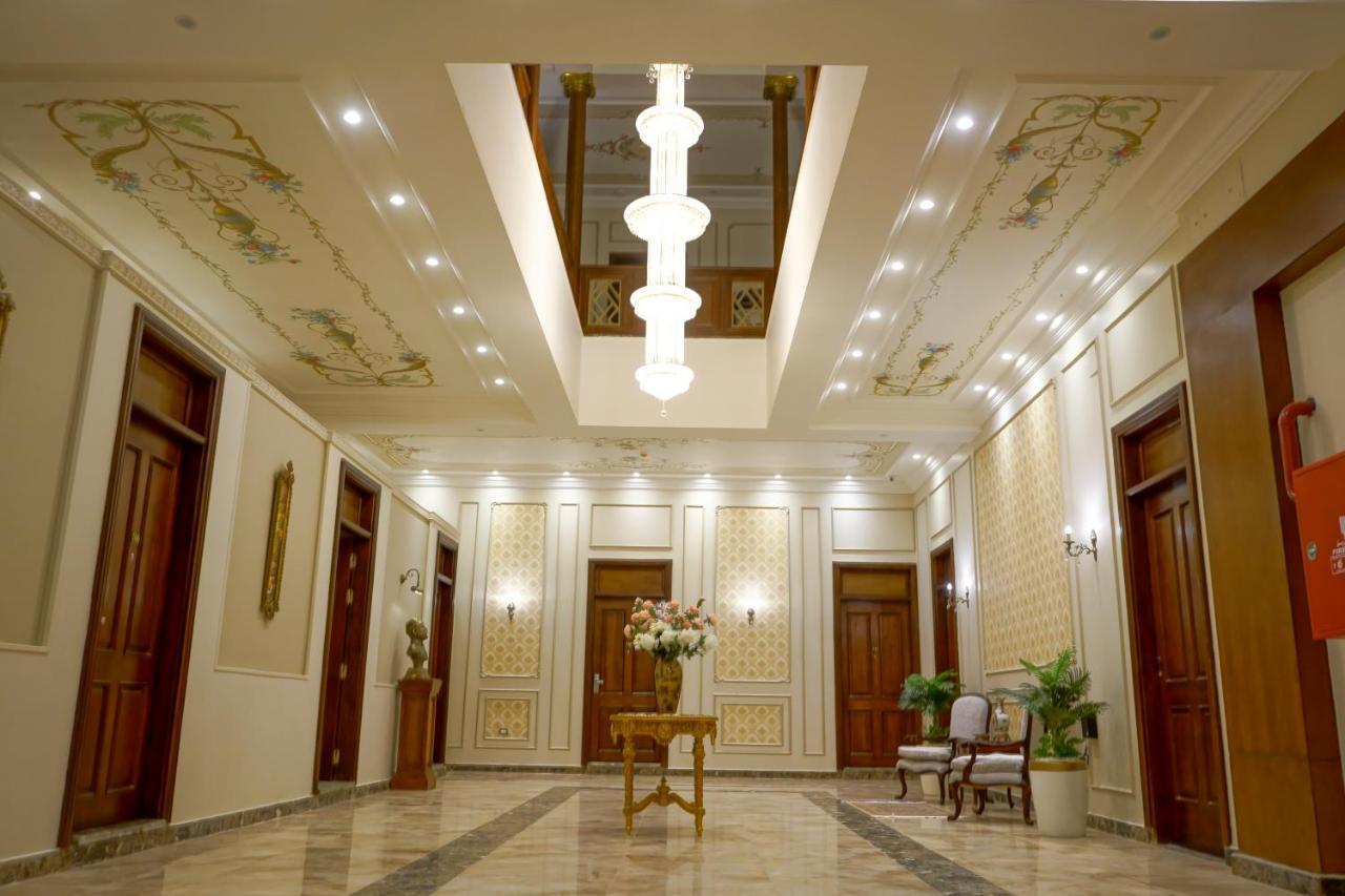 Savoy Hotel Elminya Exterior foto
